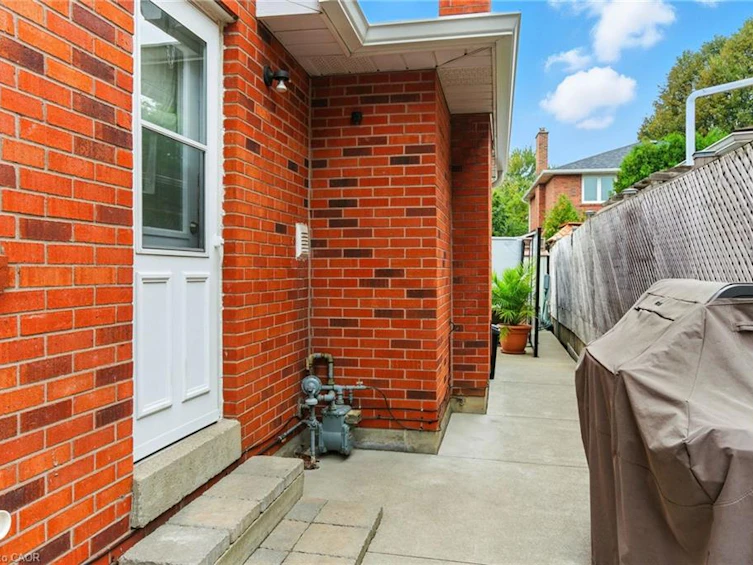 561 Harmony Avenue, Burlington, ON, L7N 3S7 - 44