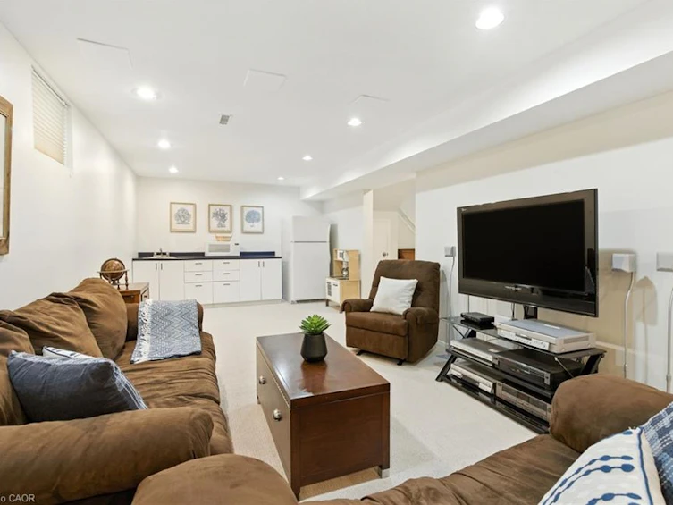 561 Harmony Avenue, Burlington, ON, L7N 3S7 - 38