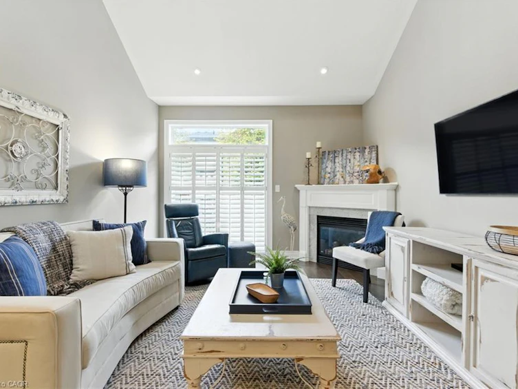 4 Burgundy Grove, Hamilton, ON, L9K 0E7 - 15