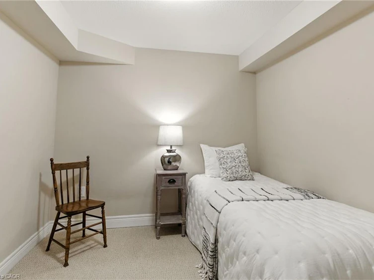 4 Burgundy Grove, Hamilton, ON, L9K 0E7 - 35