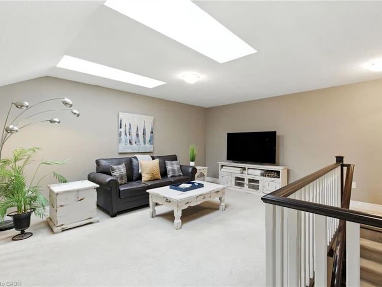 4 Burgundy Grove, Hamilton, ON, L9K 0E7 - 22