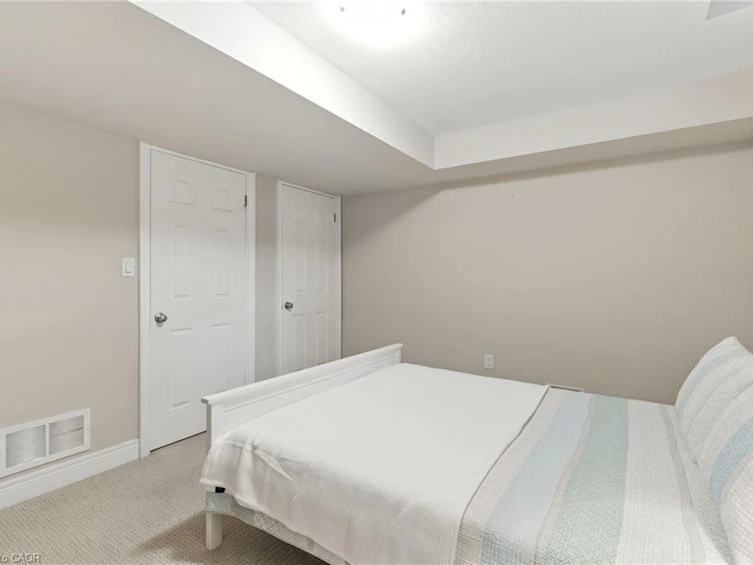 4 Burgundy Grove, Hamilton, ON, L9K 0E7 - 31