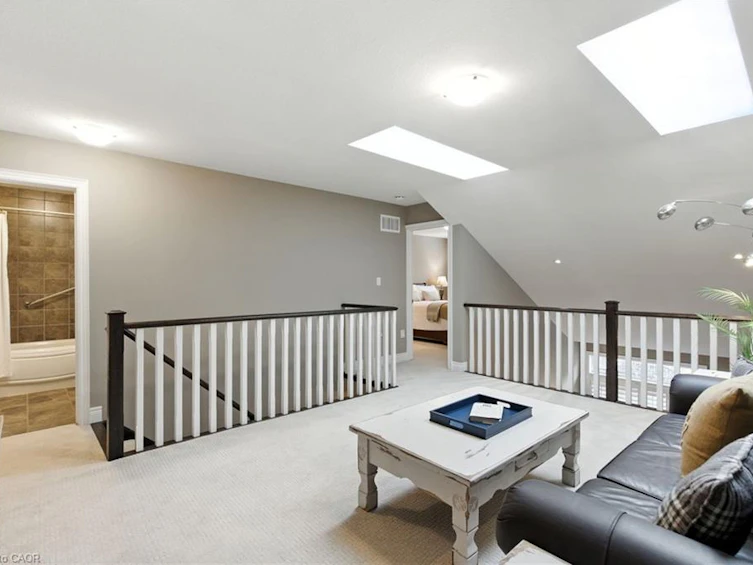 4 Burgundy Grove, Hamilton, ON, L9K 0E7 - 24