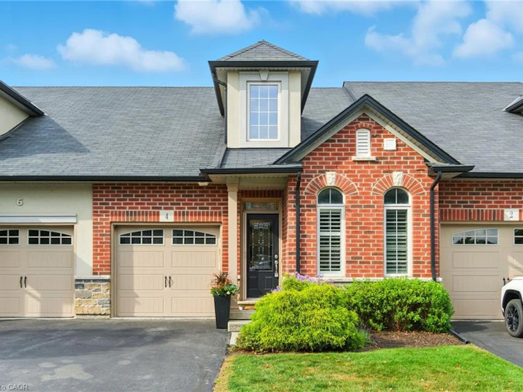4 Burgundy Grove, Hamilton, ON, L9K 0E7 - 2