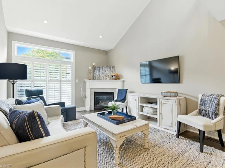 4 Burgundy Grove, Hamilton, ON, L9K 0E7 - 14