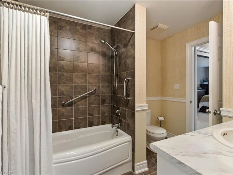 4 Burgundy Grove, Hamilton, ON, L9K 0E7 - 28