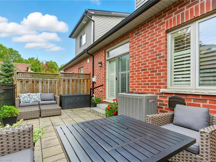 4 Burgundy Grove, Hamilton, ON, L9K 0E7 - 39