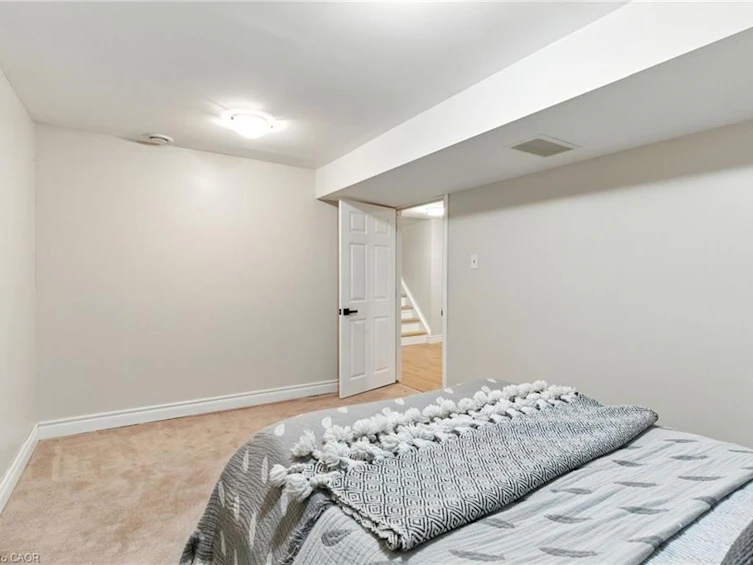 1423 Thornton Road, Burlington, ON, L7M 1N6 - 24