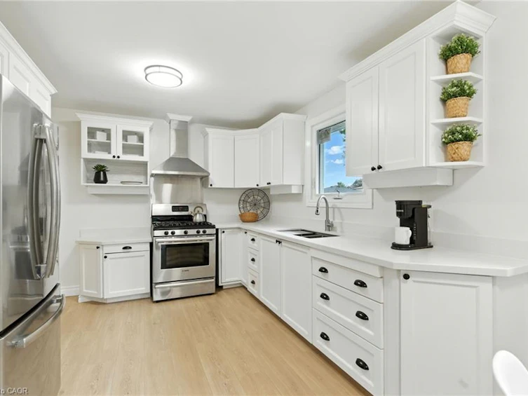 1423 Thornton Road, Burlington, ON, L7M 1N6 - 6