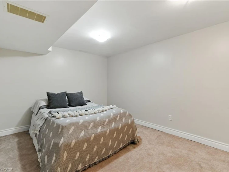 1423 Thornton Road, Burlington, ON, L7M 1N6 - 23