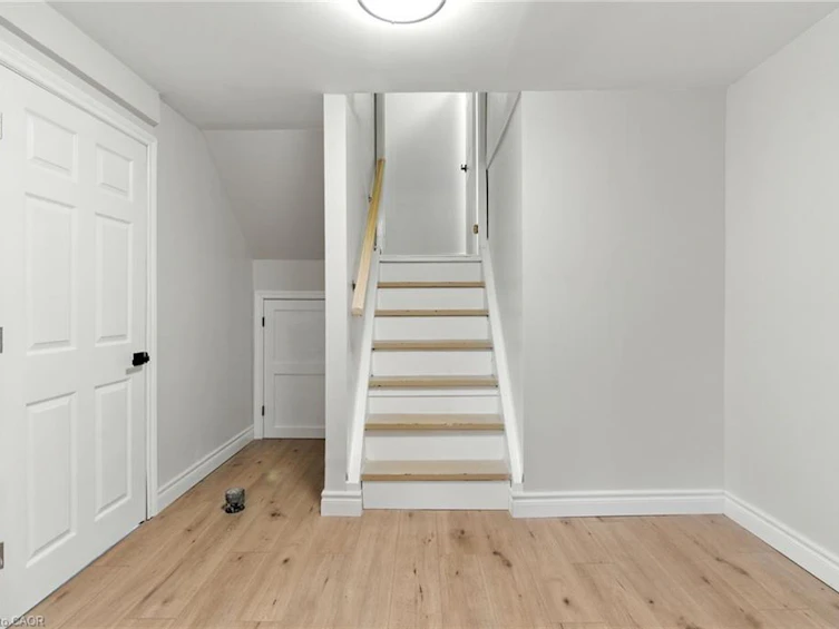 1423 Thornton Road, Burlington, ON, L7M 1N6 - 21