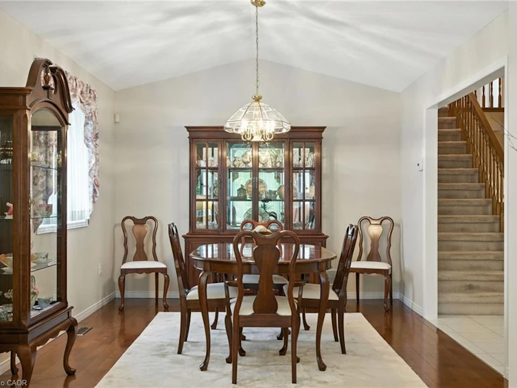 18 Naples Boulevard, Hamilton, ON, L9B 2J2 - 8