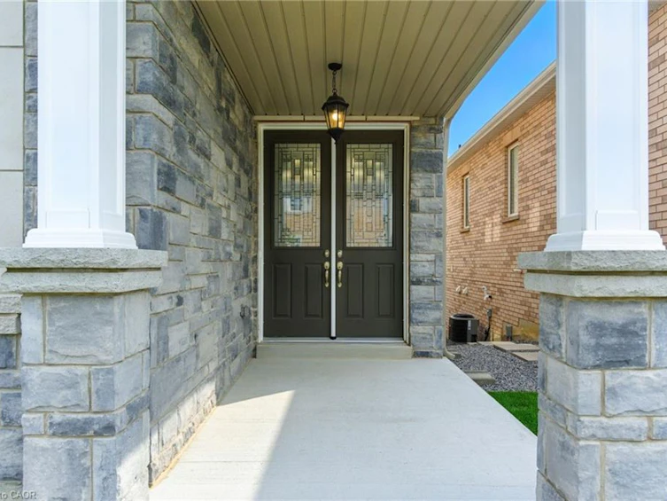15 Robarts Drive, Hamilton, ON, L9K 0H6 - 2