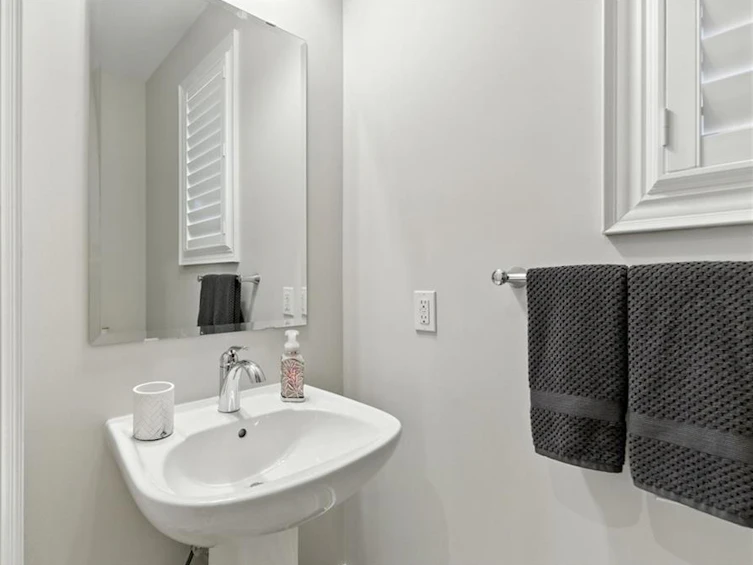 15 Robarts Drive, Hamilton, ON, L9K 0H6 - 17