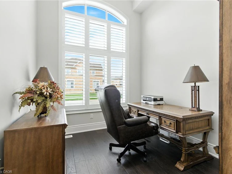 15 Robarts Drive, Hamilton, ON, L9K 0H6 - 4