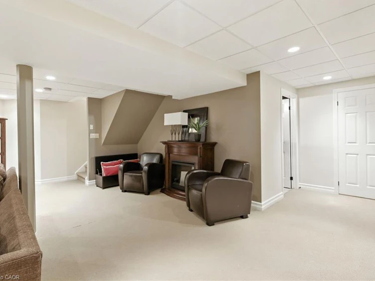 587 Sandcherry Drive, Burlington, ON, L7T 4L7 - 31