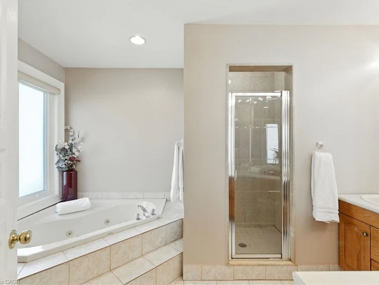 320 Fiddlers Green Road, Hamilton, ON, L9G 1X1 - 23