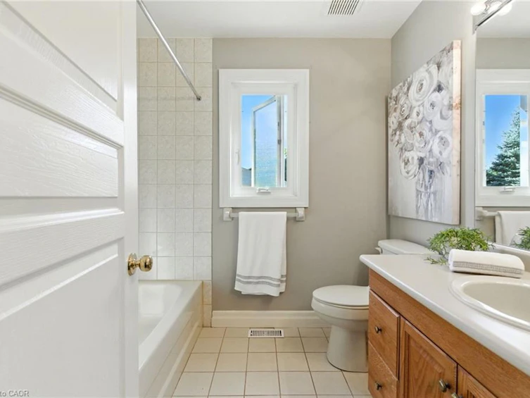 320 Fiddlers Green Road, Hamilton, ON, L9G 1X1 - 30