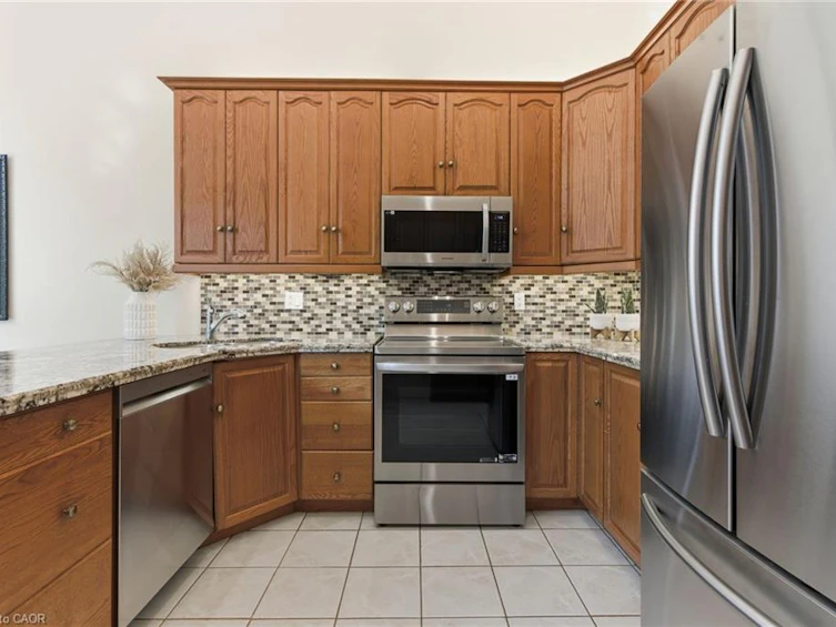 320 Fiddlers Green Road, Hamilton, ON, L9G 1X1 - 17