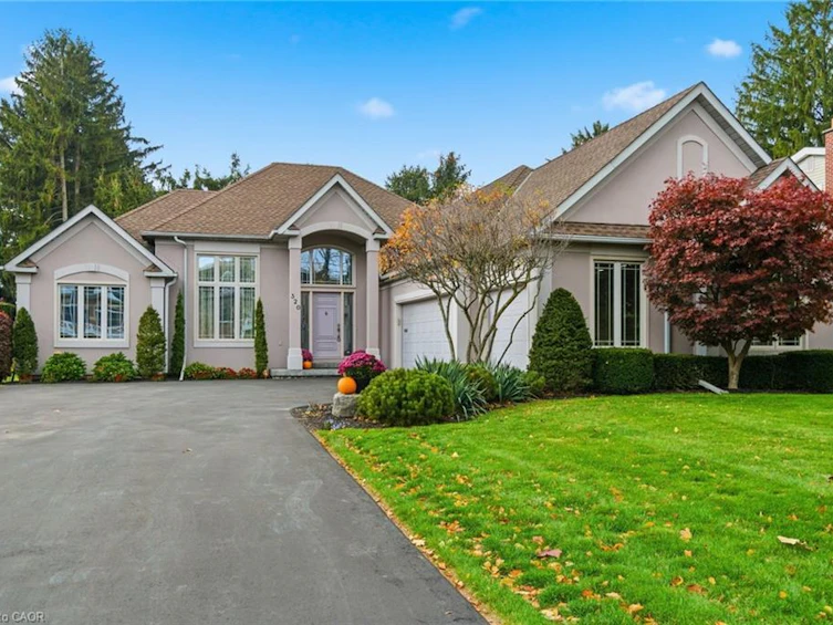 320 Fiddlers Green Road, Hamilton, ON, L9G 1X1 - 2