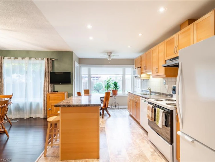 375 Melanie Crescent, Hamilton, ON, L9G 4B1 - 9