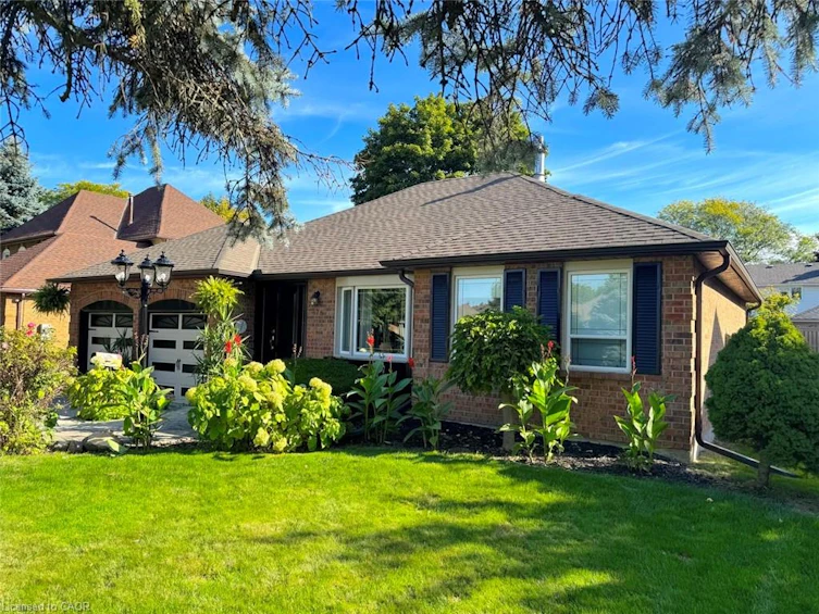 375 Melanie Crescent, Hamilton, ON, L9G 4B1 - 3