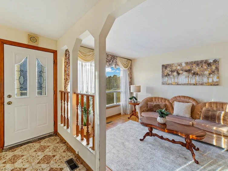 99 Edinburgh Avenue, Hamilton, ON, L8H 2C6 - 4