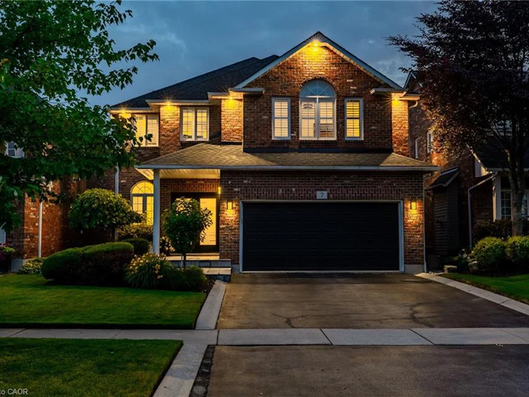 7 Volterra Court, Hamilton, ON, L8B 0K7 - 2