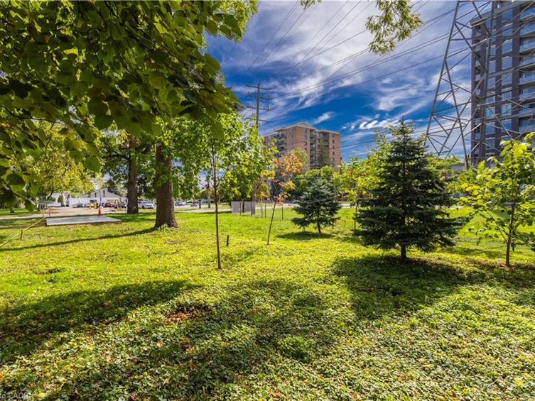 1331 Elgin Street, Burlington, ON, L7S 1N5 - 4