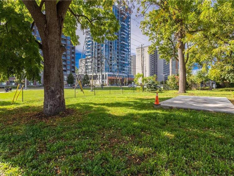 1331 Elgin Street, Burlington, ON, L7S 1N5