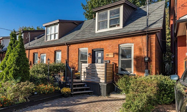 30 Sunset Avenue