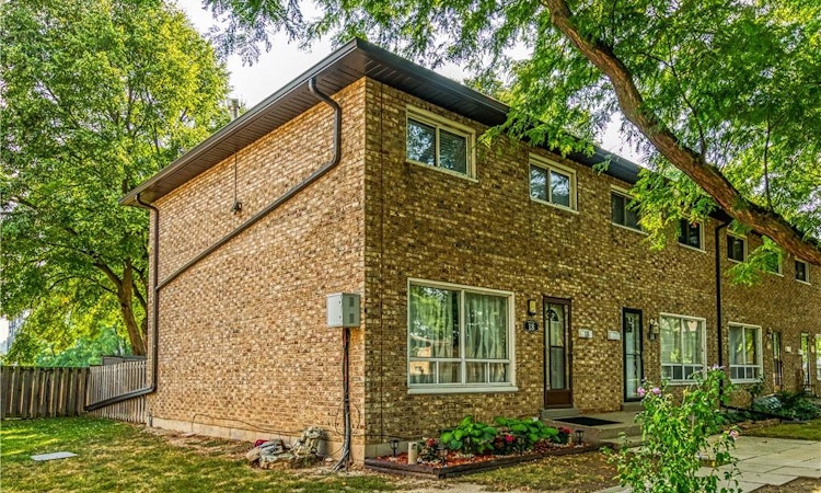 18 Riverdale Drive
