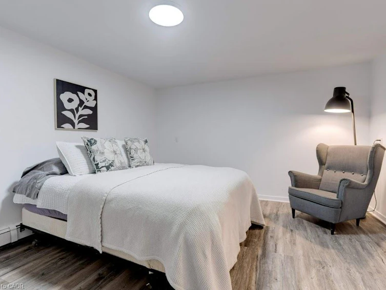 636 West Oval Drive, Burlington, ON, L7T 1B9 - 36
