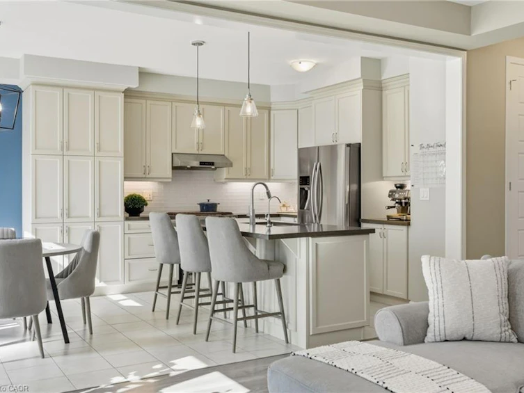 15 Bastia Street, Hamilton, ON, L8B 1V3 - 9