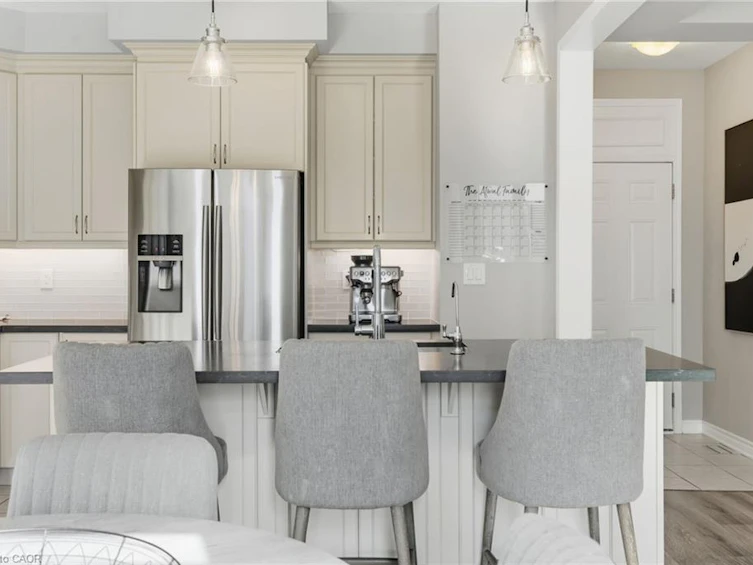 15 Bastia Street, Hamilton, ON, L8B 1V3 - 14