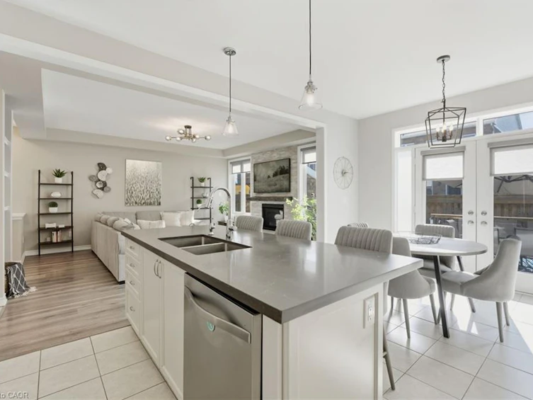 15 Bastia Street, Hamilton, ON, L8B 1V3 - 12