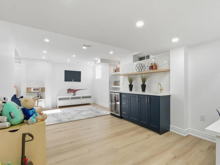 15 Bastia Street, Hamilton, ON, L8B 1V3 - 34