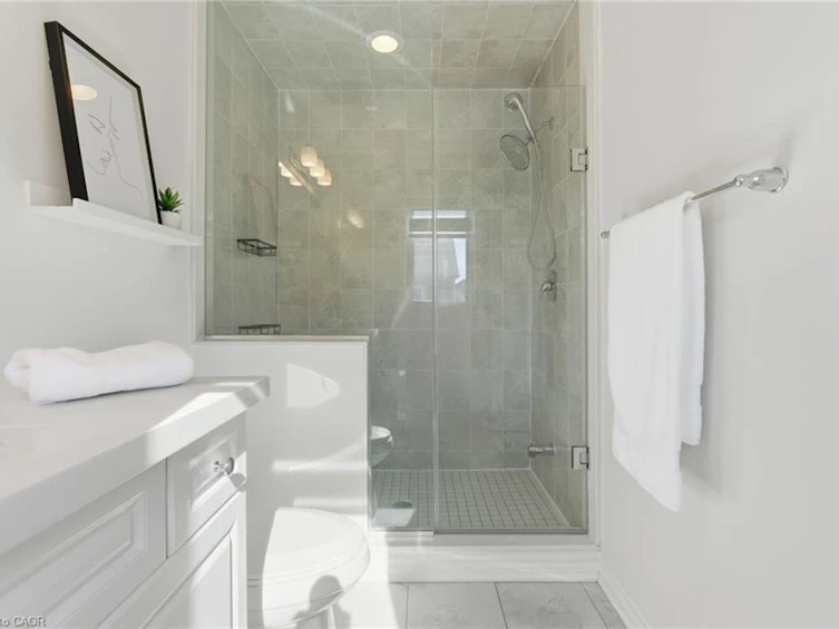 15 Bastia Street, Hamilton, ON, L8B 1V3 - 29