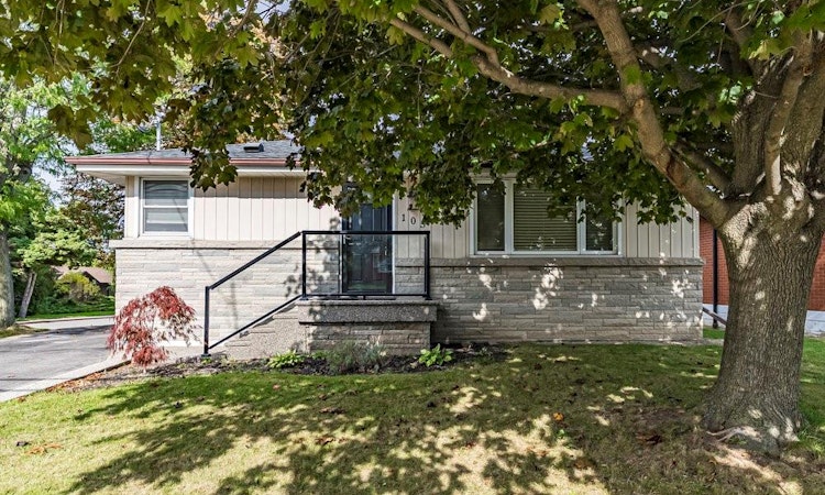 105 Mcelroy Road E
