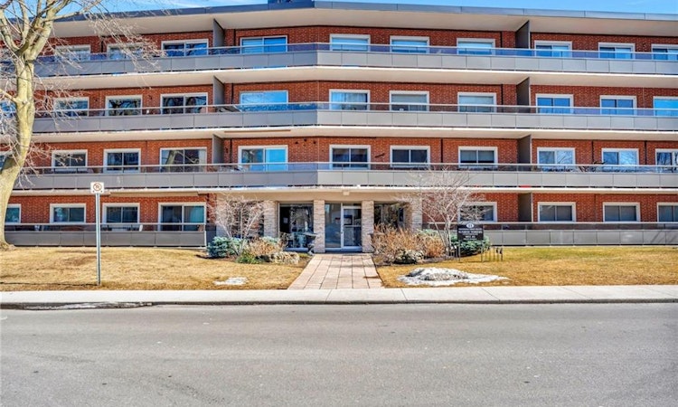 307-11 Woodman Drive S