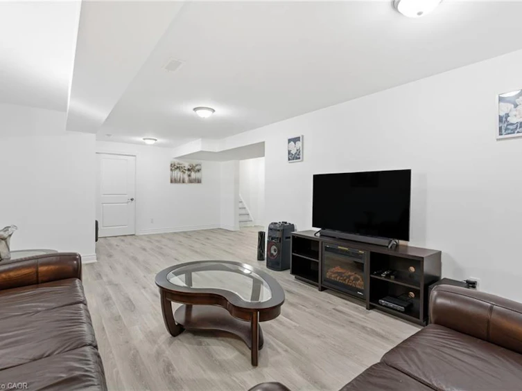 4 Ellis Avenue, St. Catharines, ON, L2P 0E6 - 25
