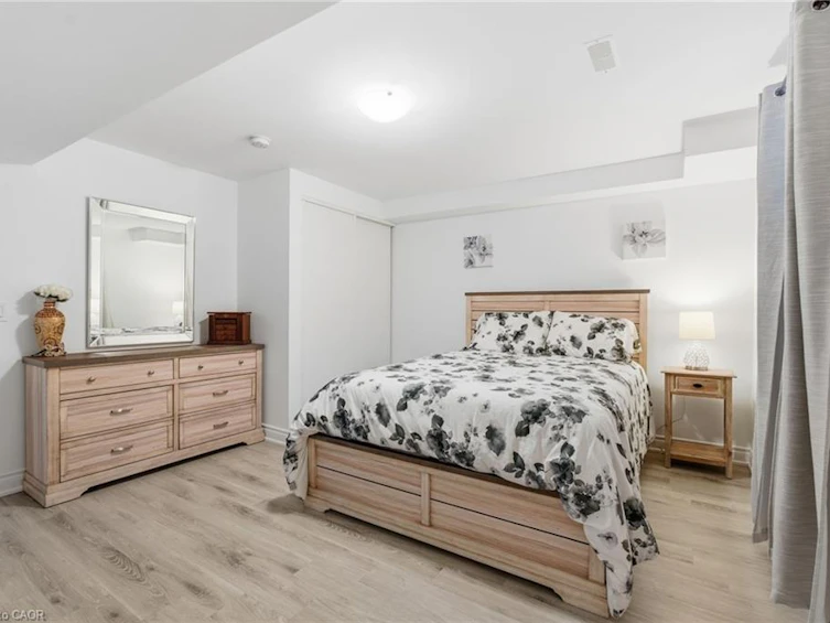 4 Ellis Avenue, St. Catharines, ON, L2P 0E6 - 26
