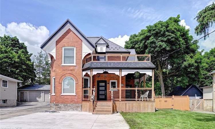 831 Hamilton Street