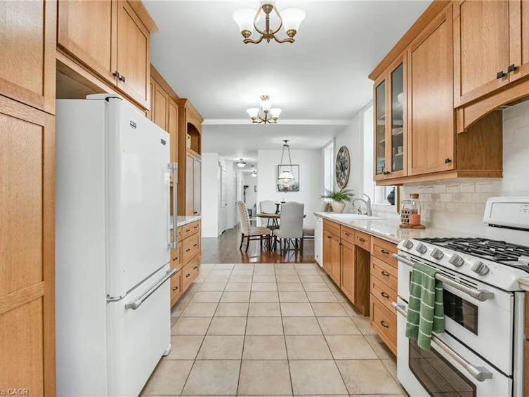 483 Harvest Road, Hamilton, ON, L9H 5E2 - 11