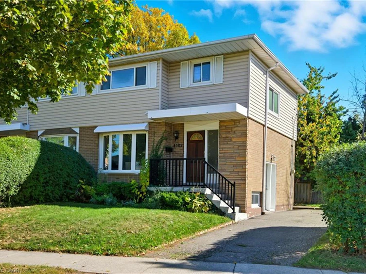 4502 Bennett Road, Burlington, ON, L7L 1Z1