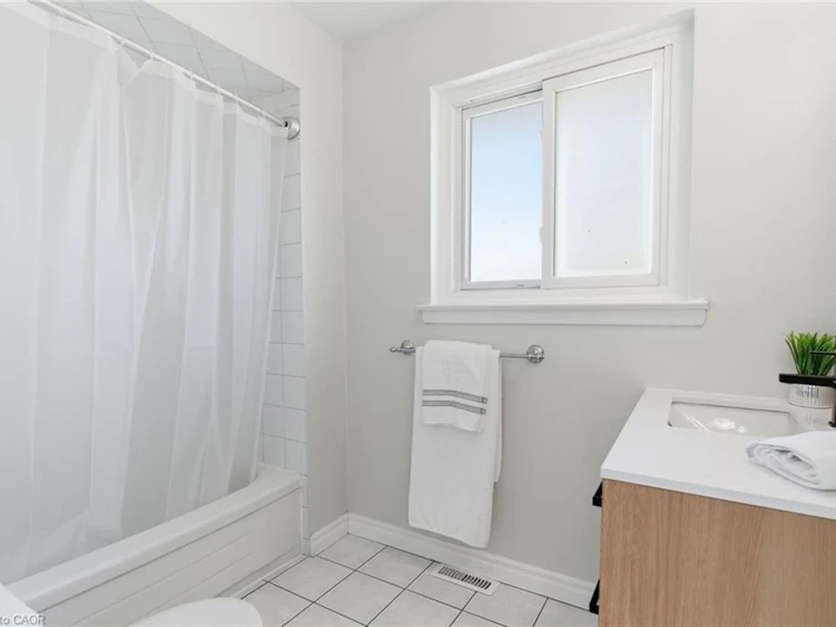 4502 Bennett Road, Burlington, ON, L7L 1Z1 - 28
