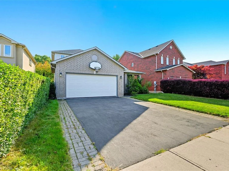 5 Chesapeake Drive, Hamilton, ON, L8B 0H7 - 3