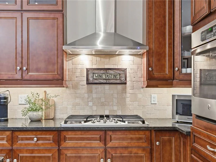 792 Old York Road, Burlington, ON, L7P 4X9 - 11