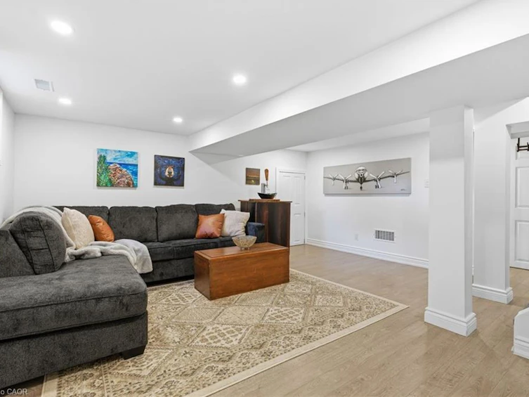 424 Plains Road W, Burlington, ON, L7T 1G9 - 28