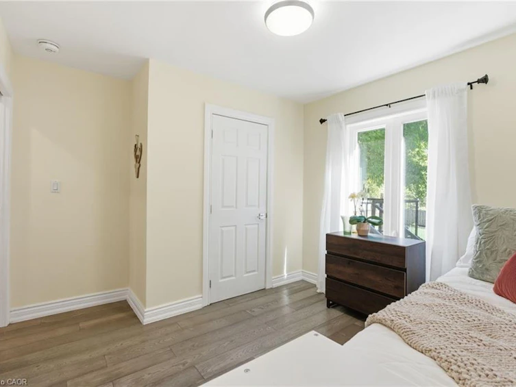 424 Plains Road W, Burlington, ON, L7T 1G9 - 16